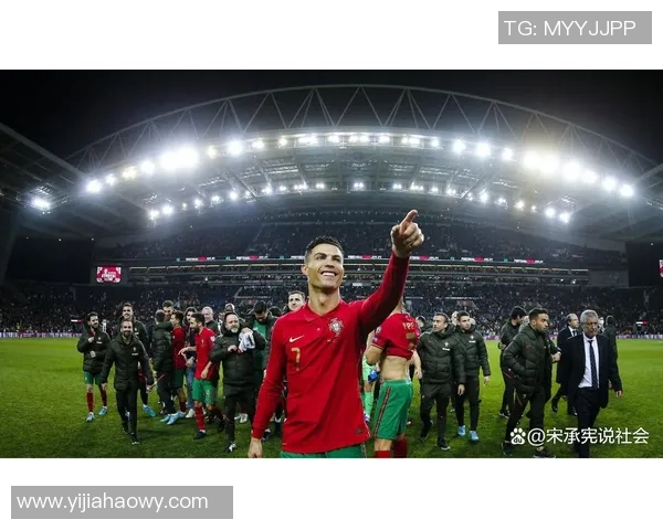 意大利足球明星C罗的传奇职业生涯与辉煌成就回顾